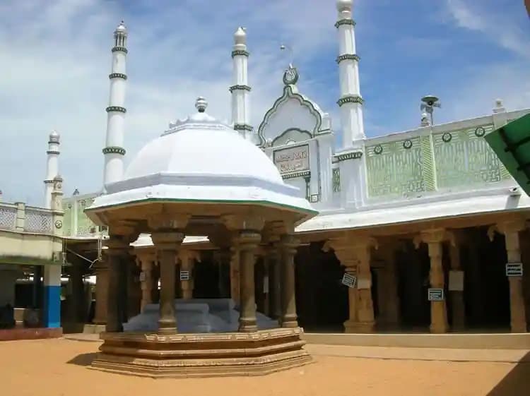 The Oldest Mosque in the World: Palaiya Juma Palli